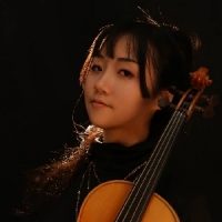 춣